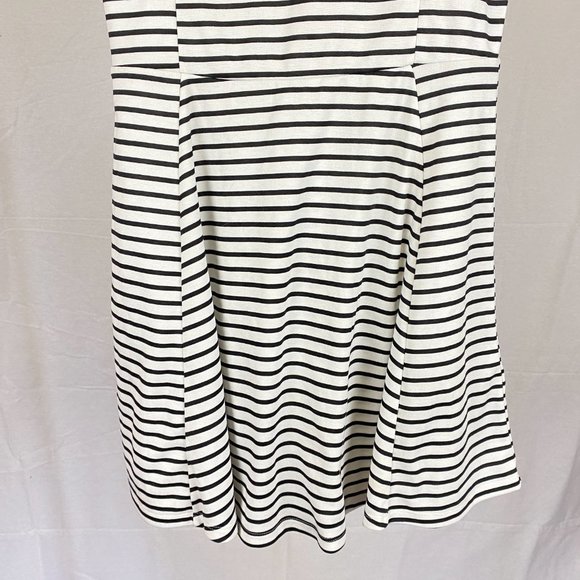 H&M White and Black Striped Skater A-Line Sleeveless Short Dress - Picture 3 of 9